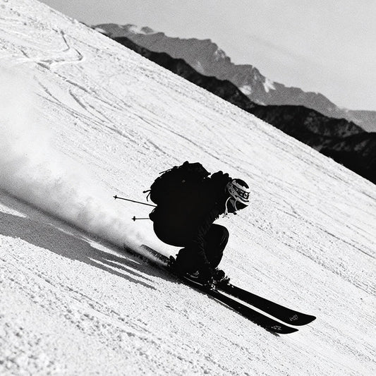 Baggy vs Fitted Snow wear: How to Choose the Right Snowboarding Outfit for Free Riding and Competition