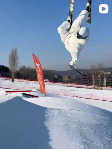 Why 3L Ski Jackets Matter: Waterproof Protection on the Slopes | Hellystudio